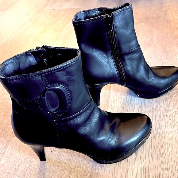 Nine West Booties 7M - Picture 2 of 5